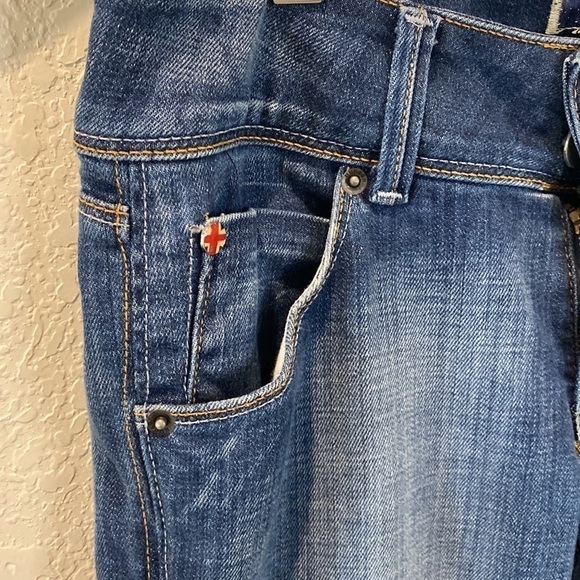 HUDSON Button Flap Flare Leg Jean - Picture 5 of 10